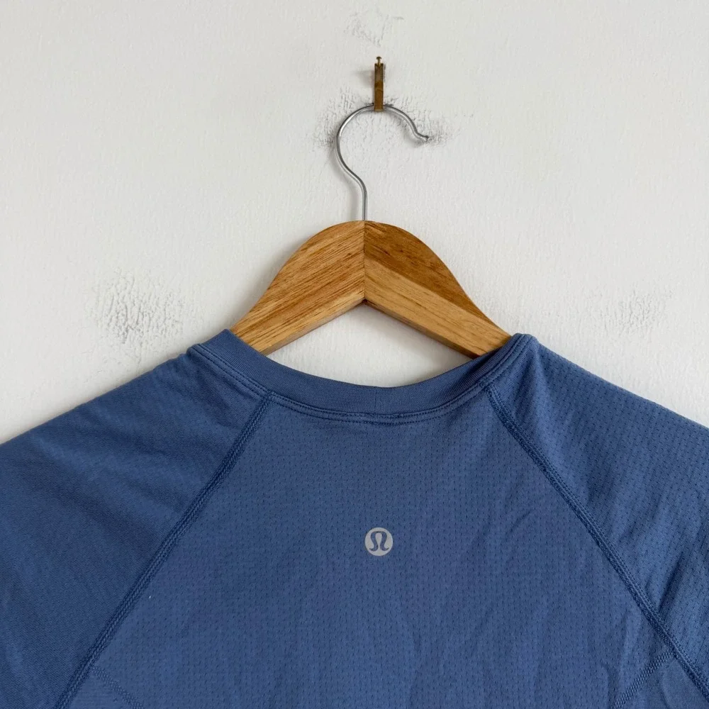 Lululemon Swiftly Tech Cropped Short-Sleeve Shirt 2.0 in Blue Twill
